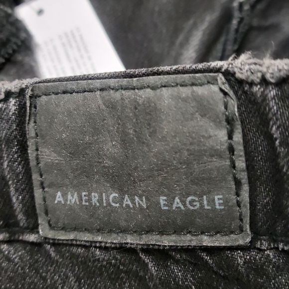 American Eagle NWT Super Hi Rise Mom shorts. - Picture 8 of 16